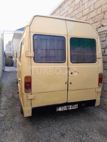 Mercedes 208 D 1994, 500,000 km - 2.3 л - Gəncə