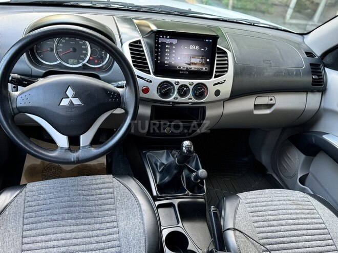 Mitsubishi L200 2014, 193,600 km - 2.5 l - Bakı