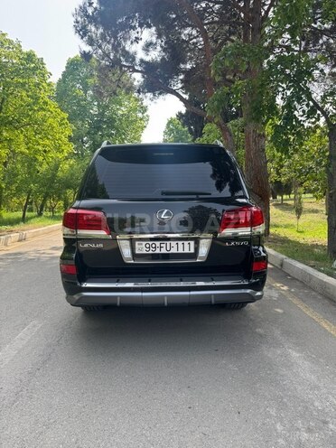 Lexus LX 570 2014, 198,000 km - 5.7 л - Gəncə