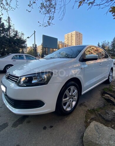 Volkswagen Polo 2015, 109,600 km - 1.6 l - Bakı