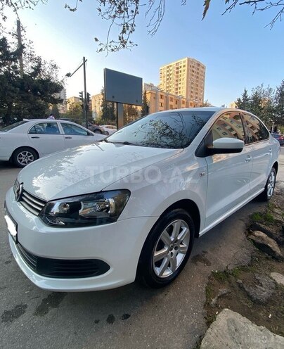 Volkswagen Polo 2015, 109,600 km - 1.6 l - Bakı