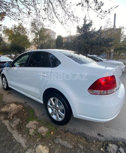 Volkswagen Polo 2015, 109,600 km - 1.6 l - Bakı
