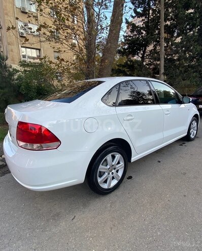 Volkswagen Polo 2015, 109,600 km - 1.6 l - Bakı