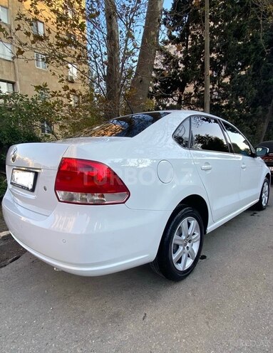 Volkswagen Polo 2015, 109,600 km - 1.6 l - Bakı