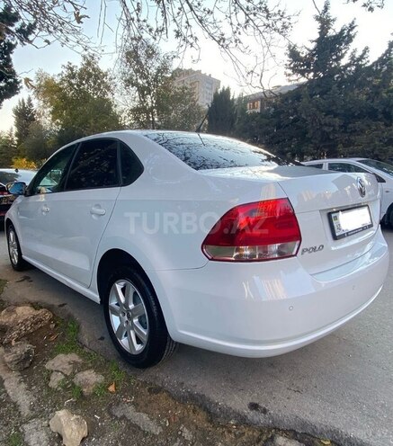 Volkswagen Polo 2015, 109,600 km - 1.6 l - Bakı