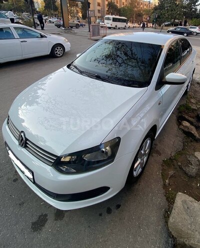 Volkswagen Polo 2015, 109,600 km - 1.6 l - Bakı