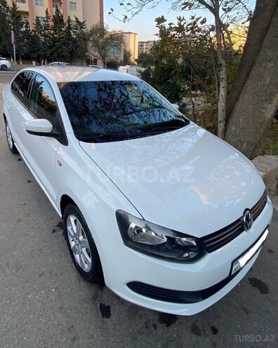 Volkswagen Polo 2015, 109,600 km - 1.6 l - Bakı