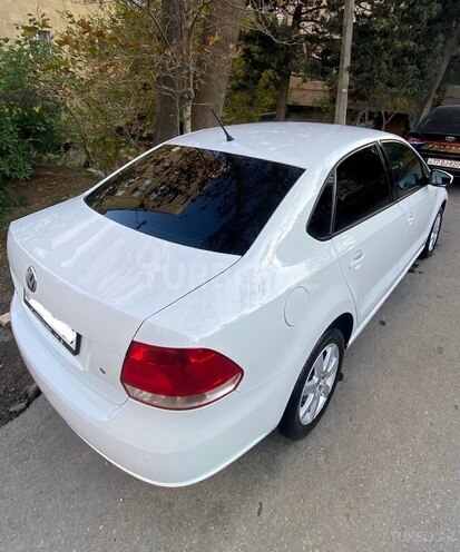 Volkswagen Polo 2015, 109,600 km - 1.6 l - Bakı