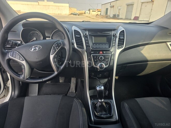 Hyundai i30 2016, 286,000 km - 1.6 л - Bakı
