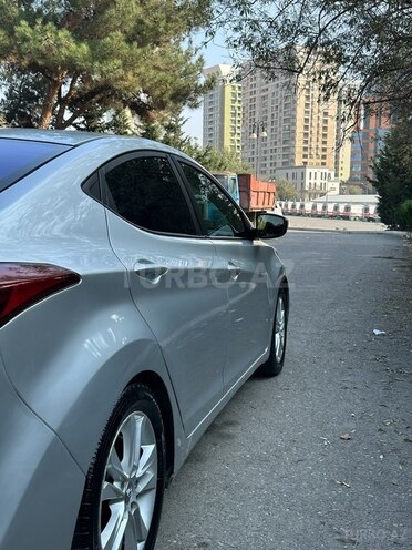 Hyundai Elantra-5