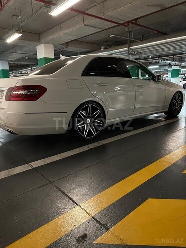 Mercedes E 250 2013, 290,000 km - 2.1 л - Bakı