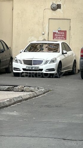 Mercedes E 250 2013, 290,000 km - 2.1 л - Bakı