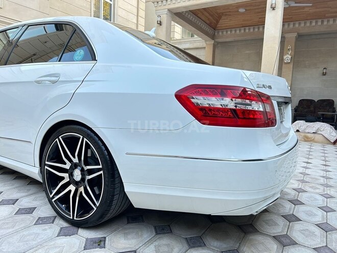 Mercedes E 250 2013, 290,000 km - 2.1 л - Bakı