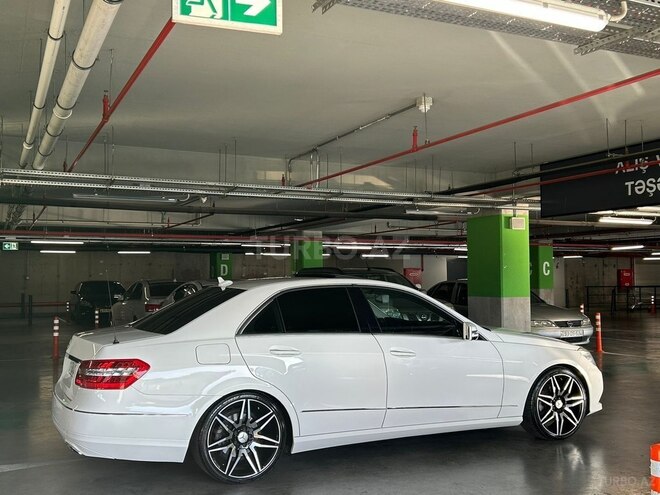 Mercedes E 250 2013, 290,000 km - 2.1 л - Bakı
