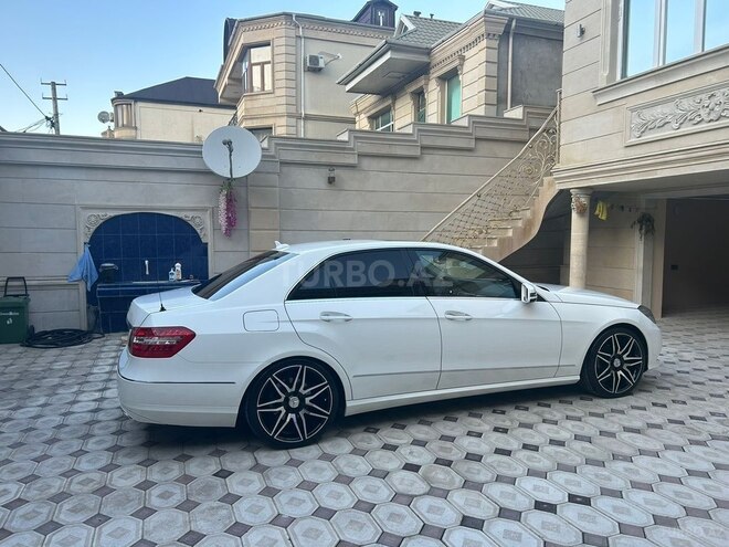 Mercedes E 250 2013, 290,000 km - 2.1 л - Bakı