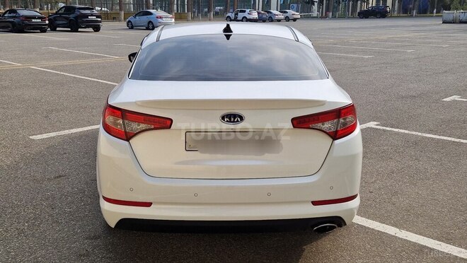 Kia Optima-4