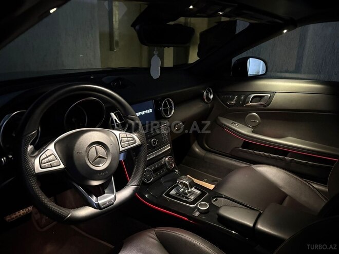 Mercedes SLC 300-16