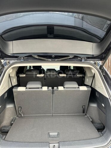 Volkswagen ID.6 Crozz-11