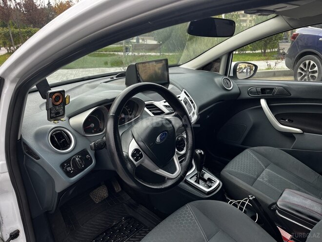Ford Fiesta 2009, 236,000 km - 1.6 l - Bakı
