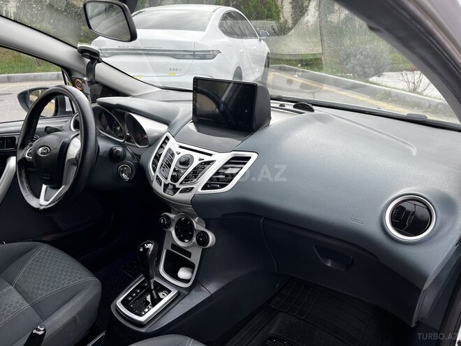 Ford Fiesta 2009, 236,000 km - 1.6 l - Bakı