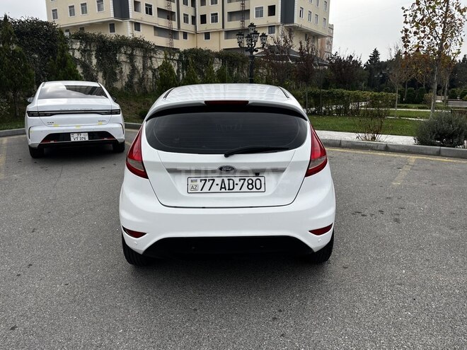 Ford Fiesta 2009, 236,000 km - 1.6 l - Bakı