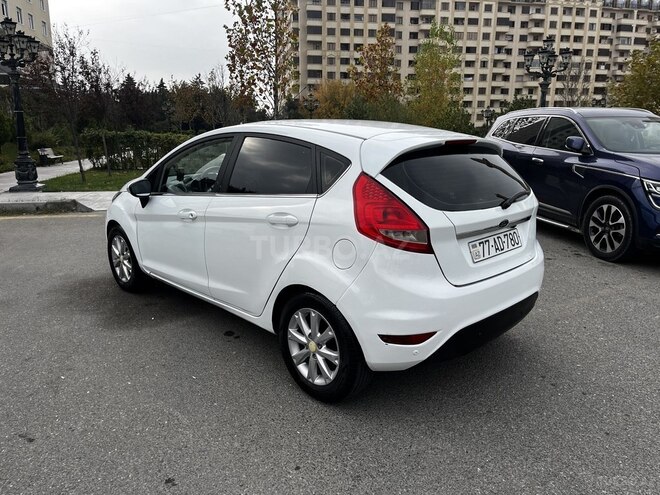 Ford Fiesta 2009, 236,000 km - 1.6 l - Bakı