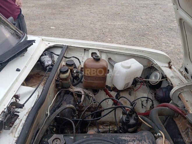 LADA (VAZ) 2106 1985, 220,000 km - 1.6 l - Salyan