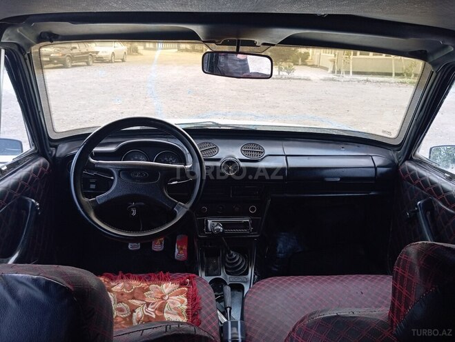 LADA (VAZ) 2106 1985, 220,000 km - 1.6 l - Salyan