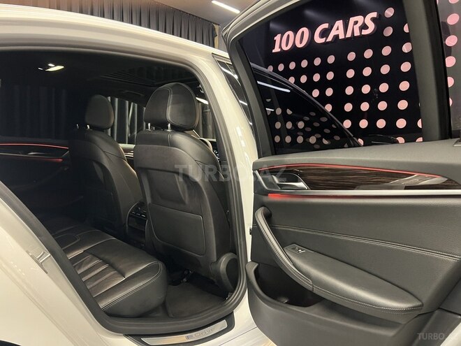 BMW 530e-8