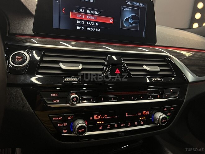 BMW 530e-16