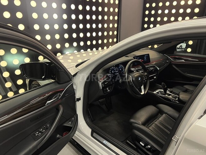 BMW 530e-7