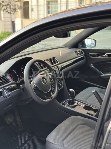 Volkswagen Passat (North America) 2017, 87,136 km - 1.8 l - Bakı