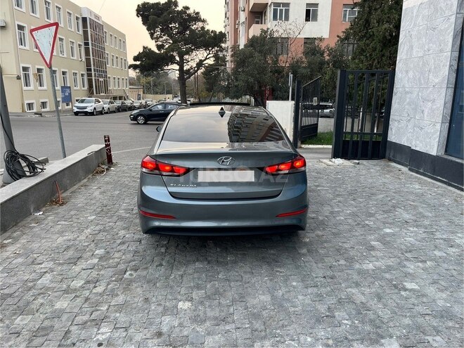 Hyundai Elantra 2018, 157,716 km - 2.0 л - Bakı