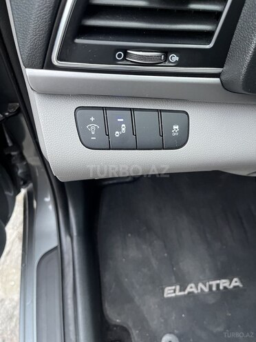 Hyundai Elantra 2018, 157,716 km - 2.0 л - Bakı