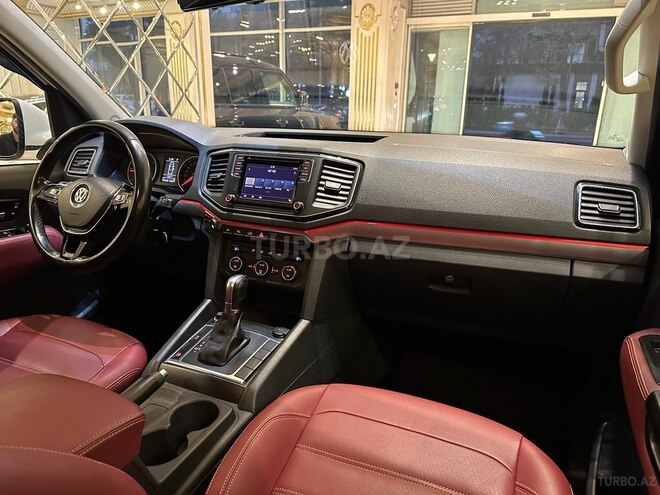 Volkswagen Amarok-10