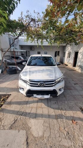 Toyota Hilux 2019, 78,000 km - 2.4 l - Bakı