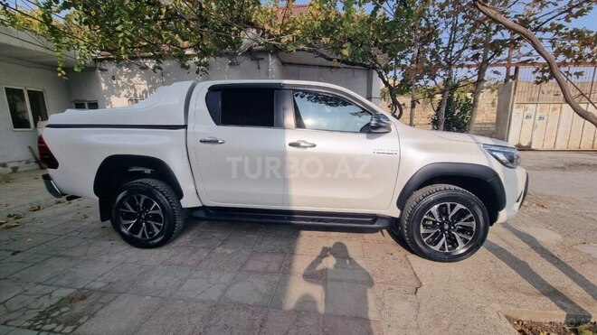 Toyota Hilux 2019, 78,000 km - 2.4 l - Bakı