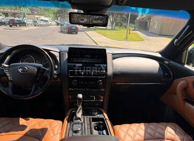Nissan Patrol 2010, 202,000 km - 5.6 l - Bakı