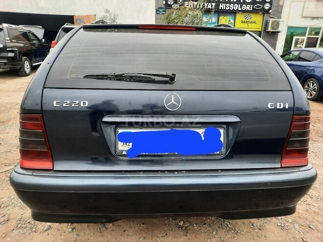 Mercedes C 220 2000, 930,717 km - 2.2 л - Salyan