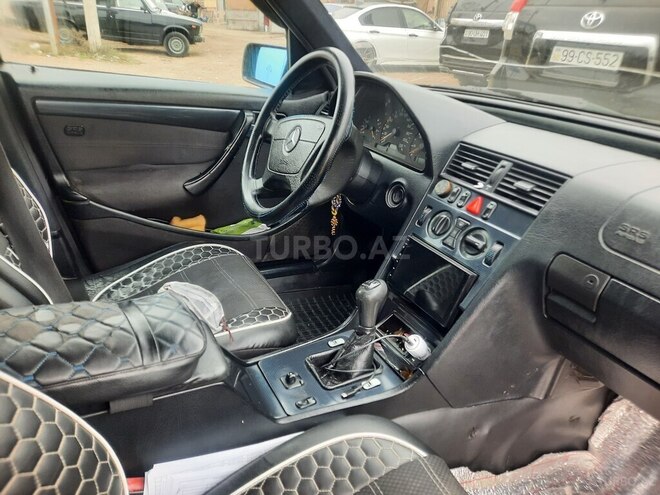 Mercedes C 220 2000, 930,717 km - 2.2 л - Salyan