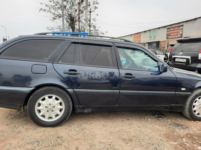 Mercedes C 220 2000, 930,717 km - 2.2 л - Salyan