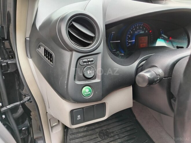 Honda Insight-16