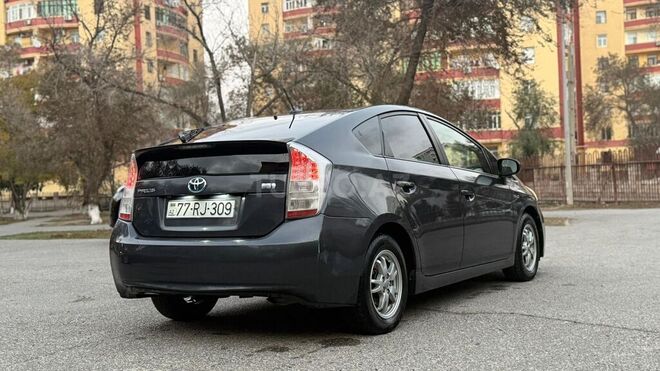 Toyota Prius 2014, 425,908 km - 1.8 л - Bakı