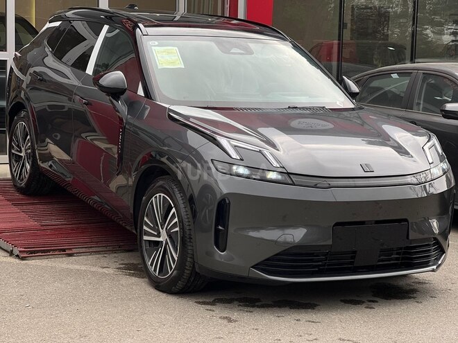 Lynk & Co 08-2