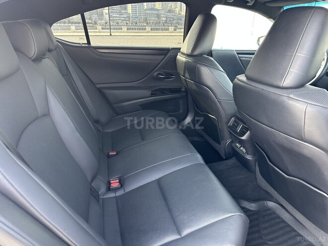 Lexus ES 300h 2022, 45,000 km - 2.5 l - Bakı