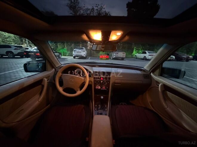 Mercedes C 220 1998, 290,000 km - 2.2 l - Bakı