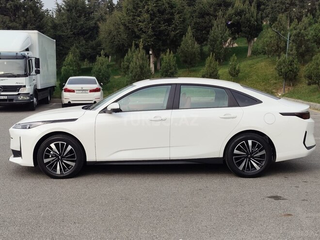 Changan Qiyuan A05 2025, 9,600 km - 1.5 л - Bakı