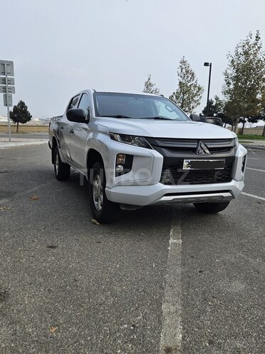 Mitsubishi L200 2021, 179,000 km - 2.4 л - Bakı