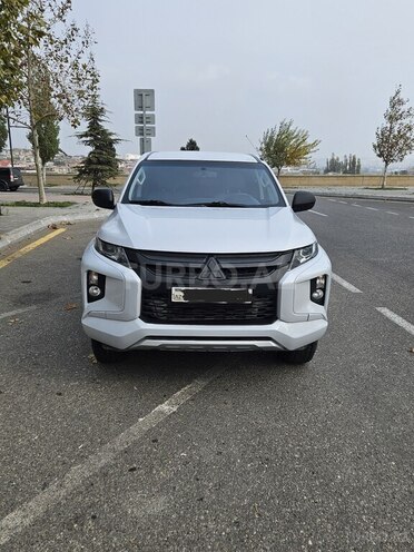 Mitsubishi L200 2021, 179,000 km - 2.4 л - Bakı