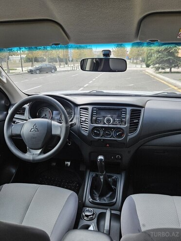 Mitsubishi L200 2021, 179,000 km - 2.4 л - Bakı